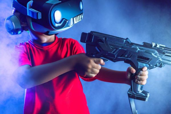Как игра в виртуальной реальности влияет на детей: плюсы и минусы