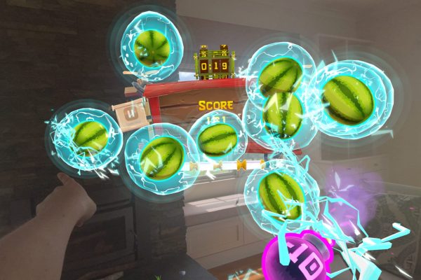 Скриншоты Super Fruit Ninja — первое намек на «пространственные» игры на Apple Vision Pro.