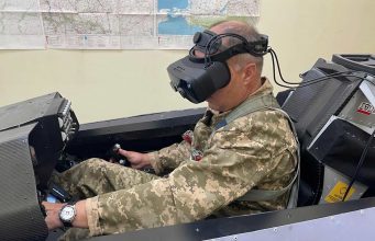 Смешанная реальность в авиасимуляторах ускоряет подготовку пилотов F-16 в Украине